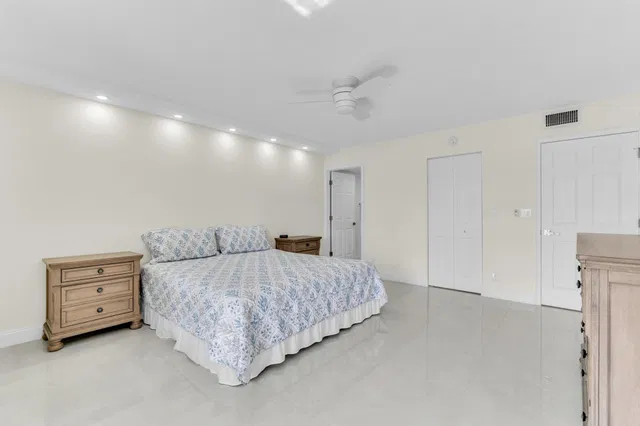 Unit 208 photo 23