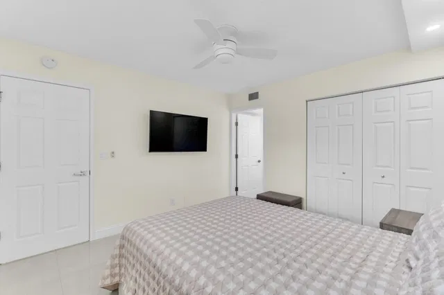 Unit 208 photo 29