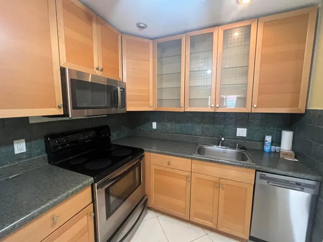 Residence photo 3