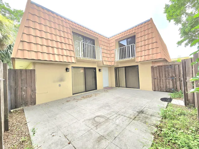 Residence photo 2