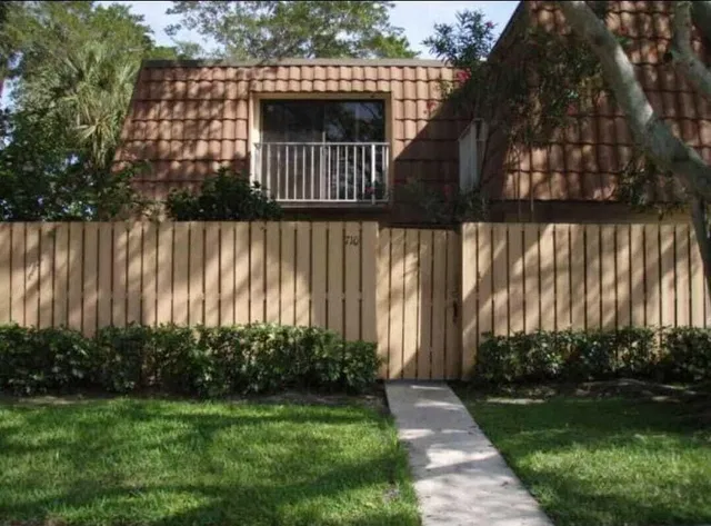 Residence photo 3
