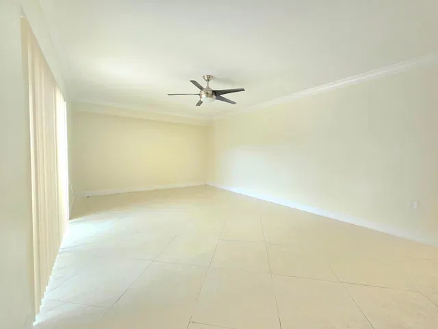 Residence photo 5