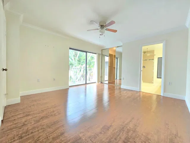 Residence photo 12