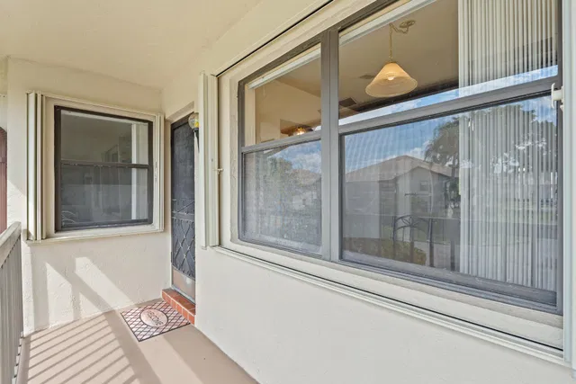 Residence photo 3