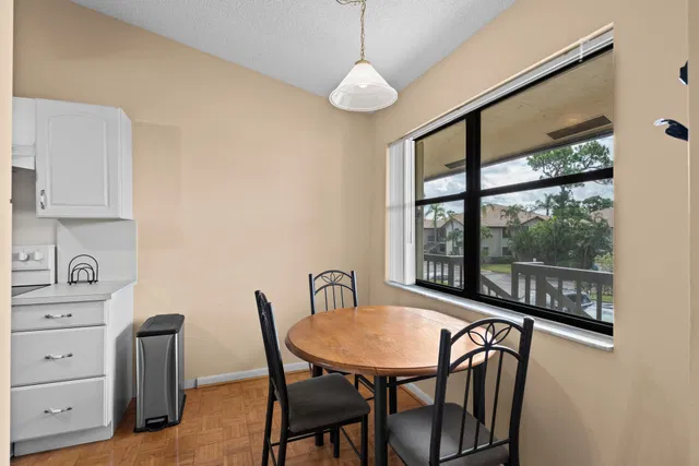 Residence photo 5