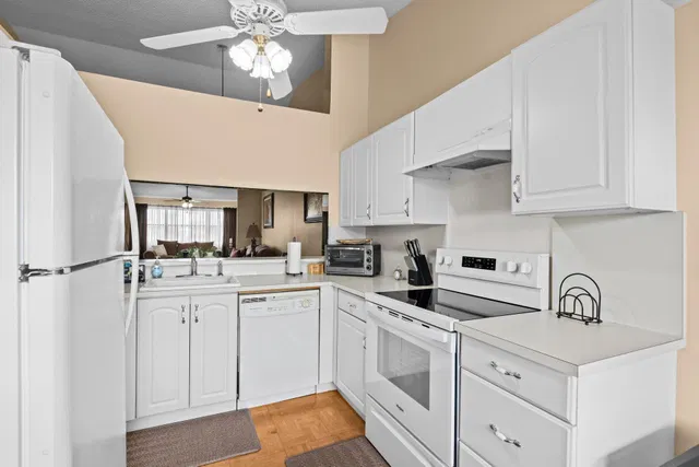 Residence photo 6
