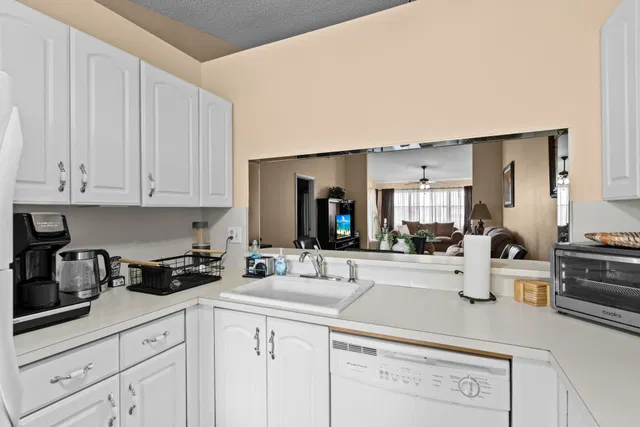 Residence photo 9