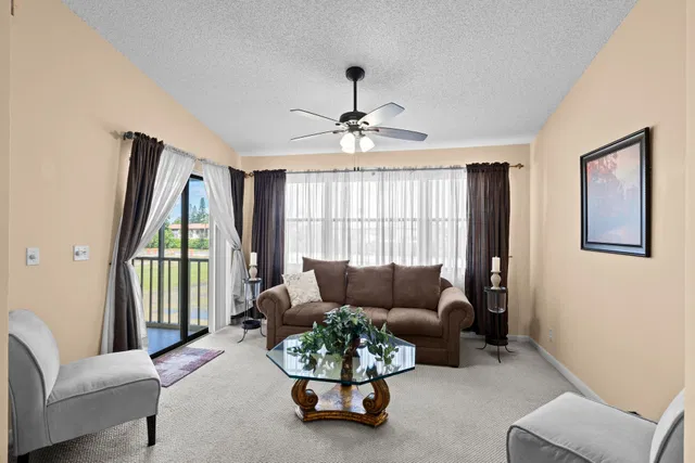 Residence photo 16