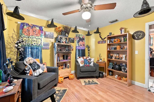 Residence photo 12