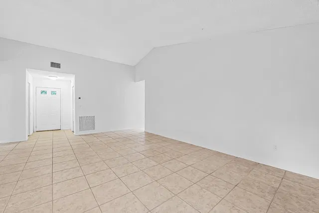 Residence photo 13