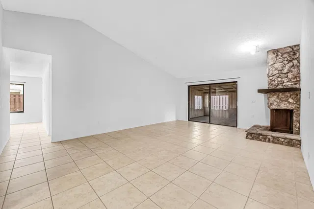 Residence photo 14