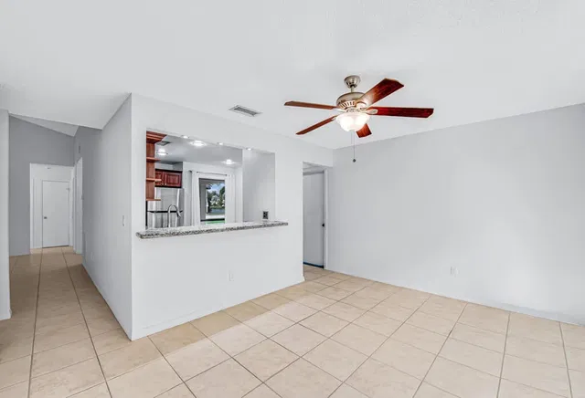 Residence photo 16
