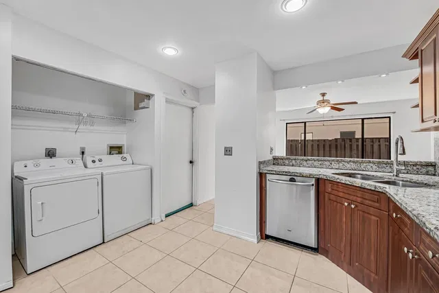 Residence photo 23