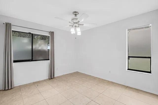 Residence photo 36