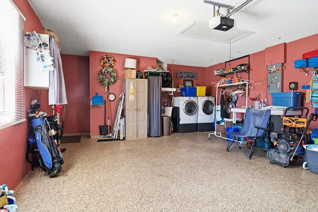 Residence photo 30