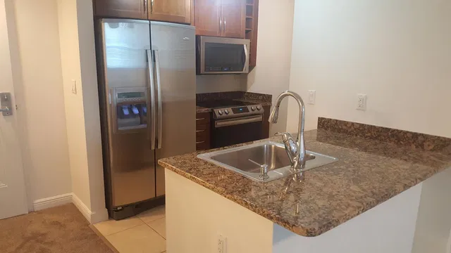 Unit 204n photo 5