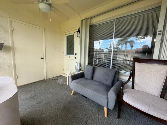 Unit C-2 photo 8