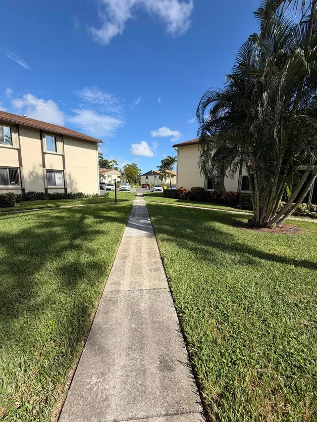 Unit C-2 photo 10