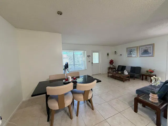 Unit C-2 photo 14