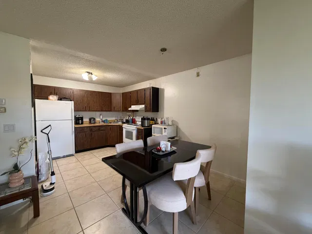 Unit C-2 photo 15