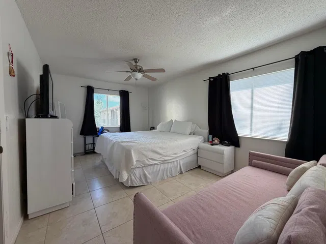 Unit C-2 photo 16