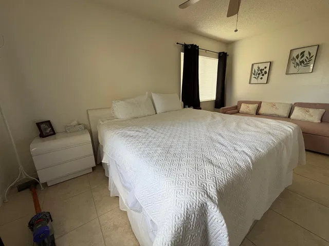 Unit C-2 photo 20