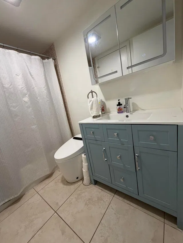 Unit C-2 photo 23