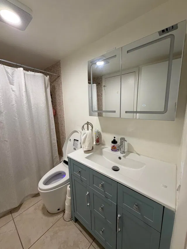 Unit C-2 photo 24