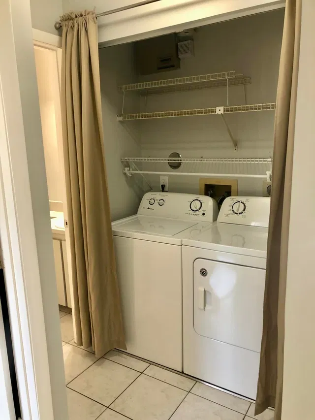 Unit C4 photo 5
