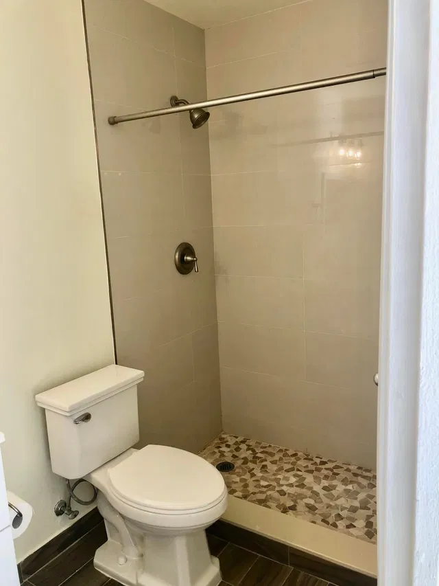 Unit C4 photo 9
