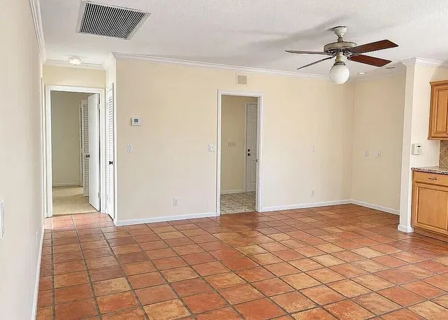 Residence photo 8