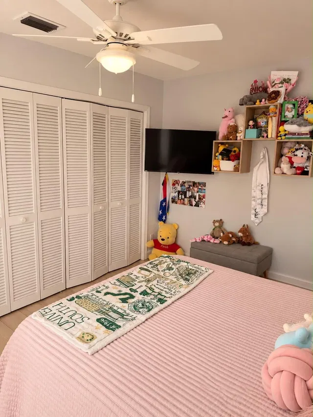 Unit B photo 23