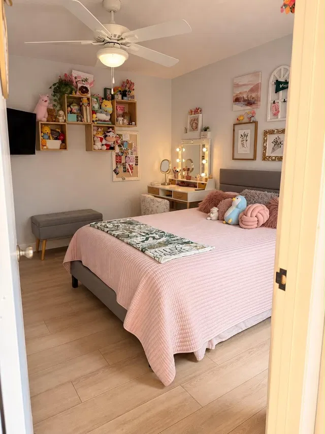 Unit B photo 25