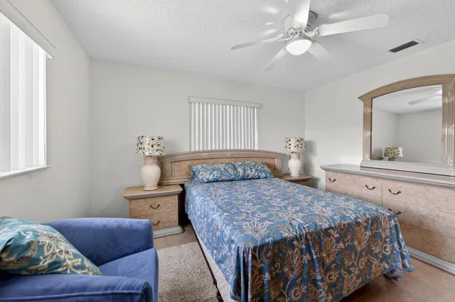  Residence photo 15