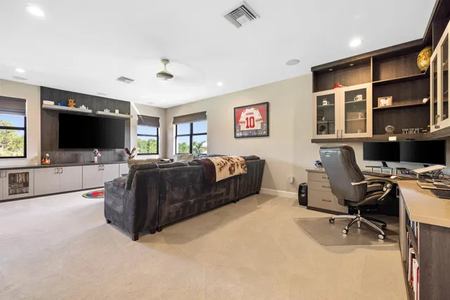 Residence photo 39