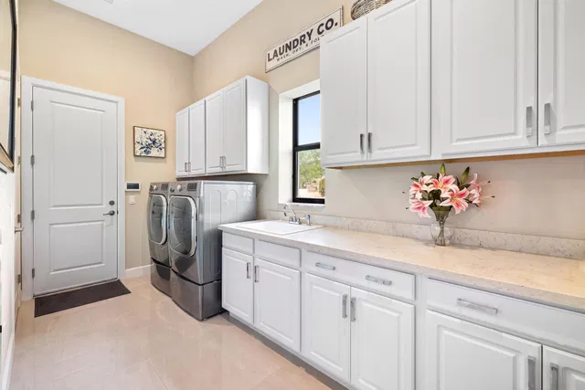 Residence photo 46