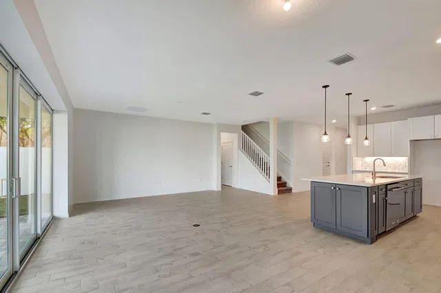 Residence photo 6