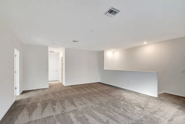Residence photo 25