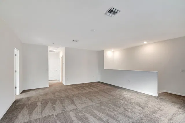 Residence photo 62