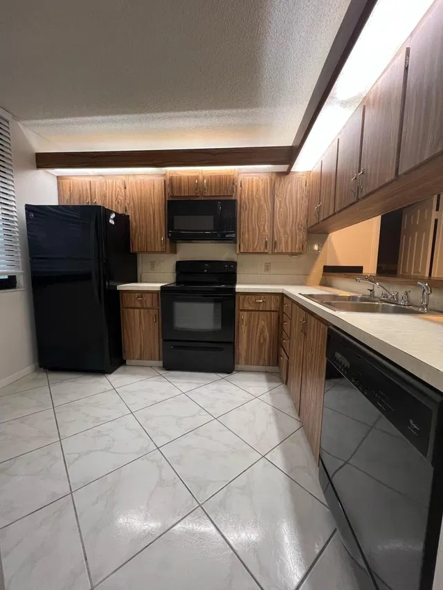 Unit 106 photo 3