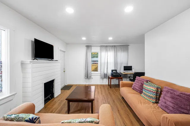  Residence photo 8
