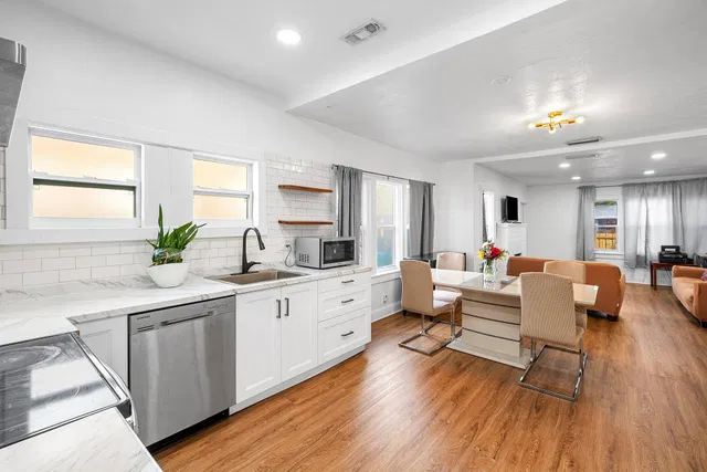  Residence photo 9