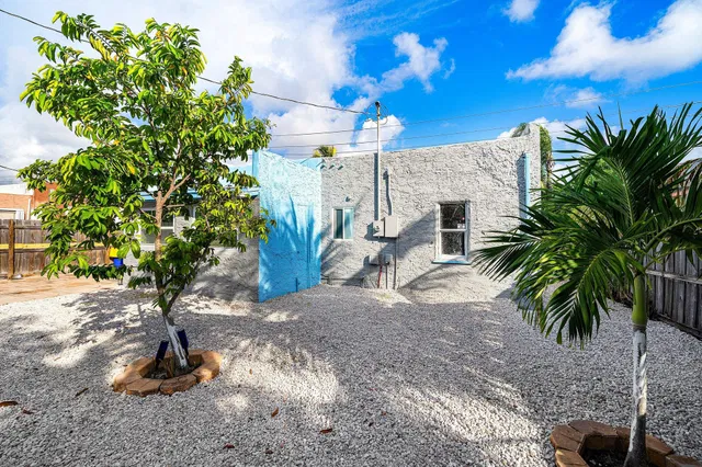  Residence photo 25