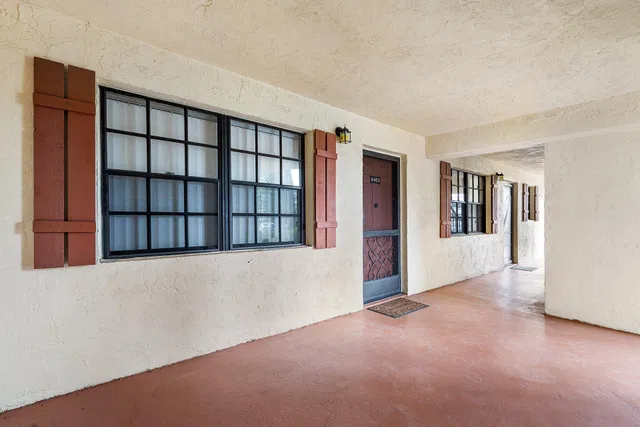 Residence photo 3