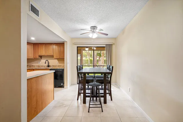Residence photo 8