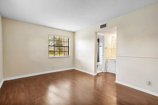 Residence photo 17