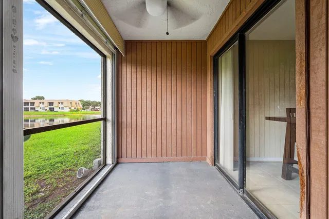 Residence photo 22