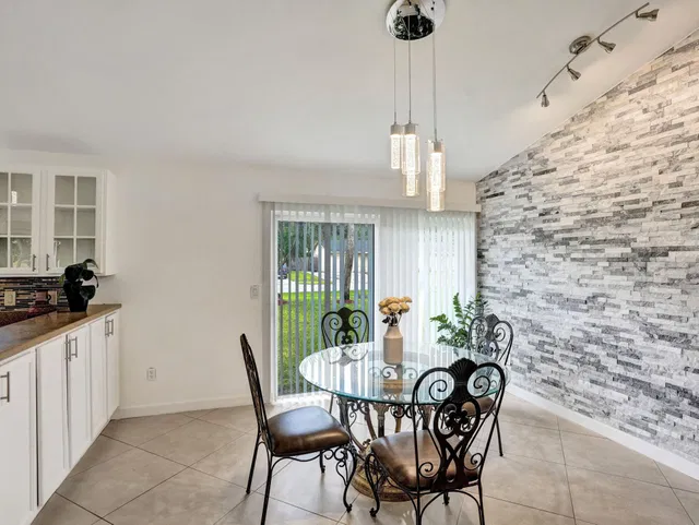 Residence photo 9