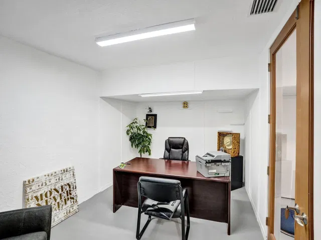 Residence photo 27