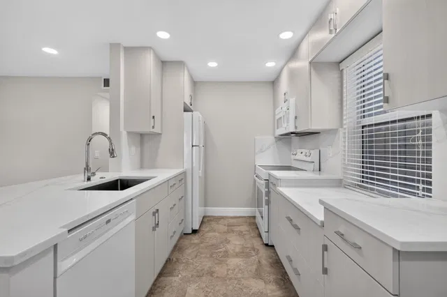  Residence photo 4
